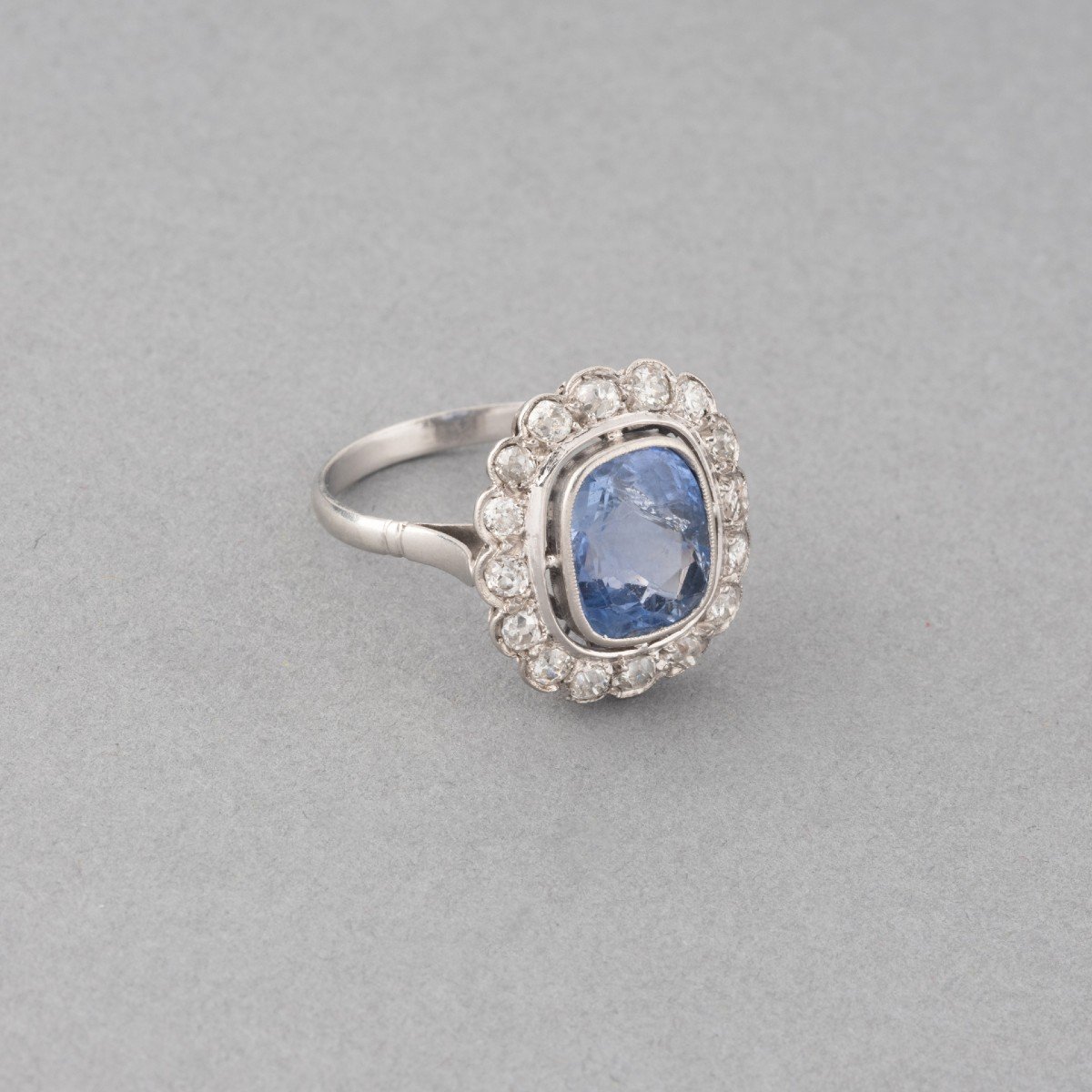 Antique French Art Deco Platinum Diamond And 4 Carat Sapphire Ring-photo-2