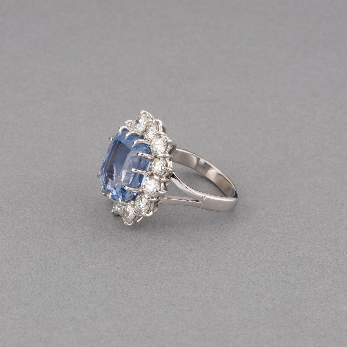 Certified French Ring 7.40 Carat Sapphire And Gold And Diamonds-photo-3