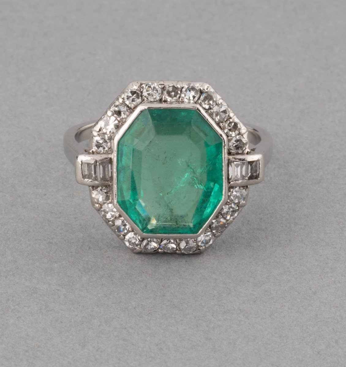 French Art Deco Ring In Platinum And Certified 5 Carat Colombian Emerald