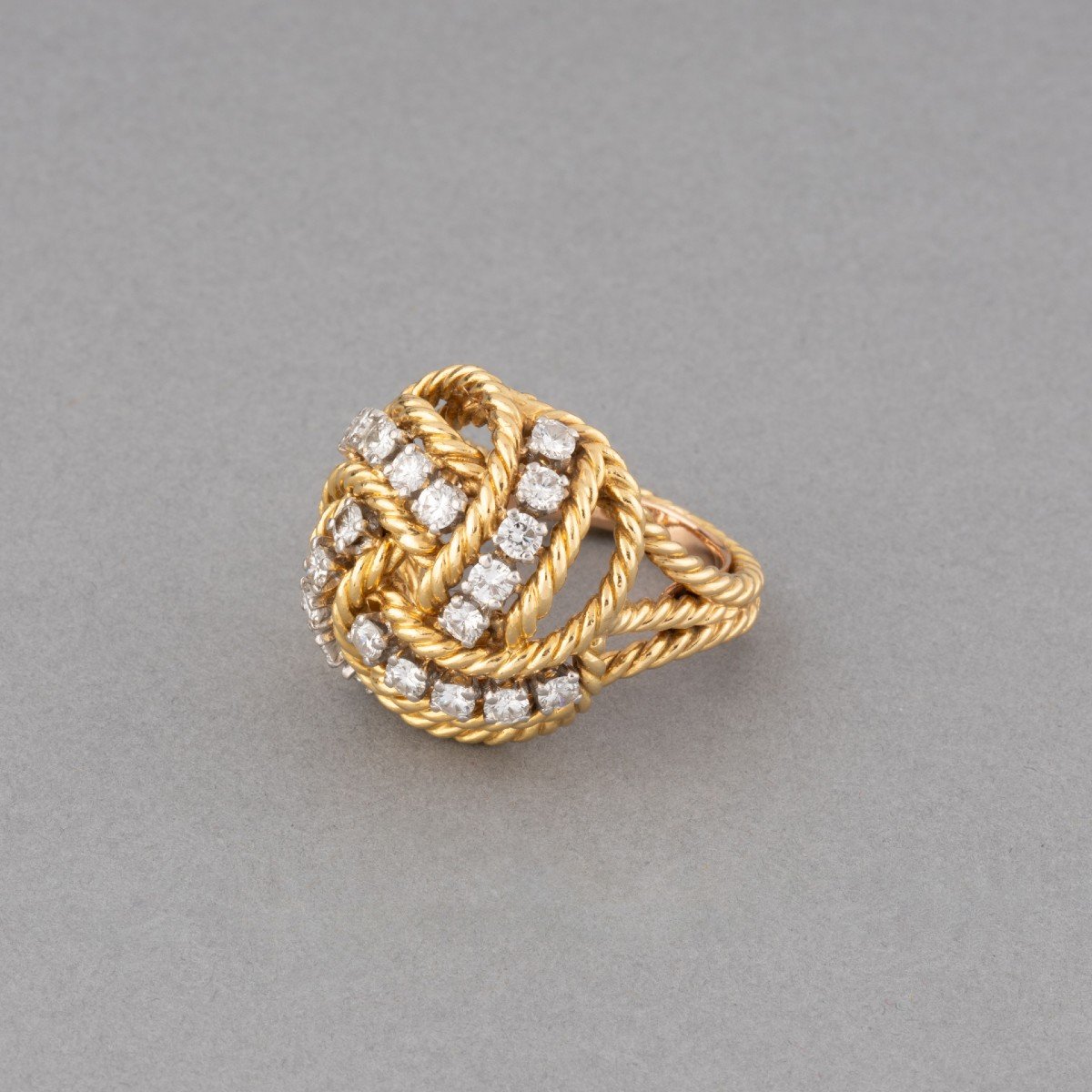 Boucheron Bague Vintage En Or Et 2 Carats De Diamants-photo-3