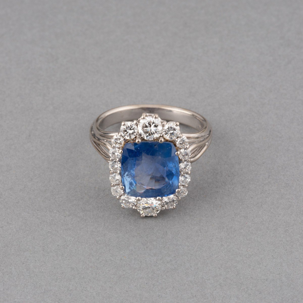 Vintage French Ring In Gold Diamonds And Certified Sapphire Of 5.20 Carats-photo-2