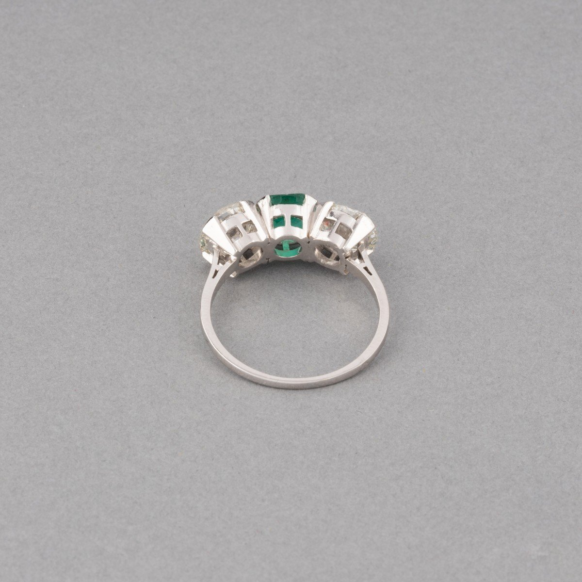 Antique French Art Deco Ring In Platinum Diamonds And Emerald-photo-3