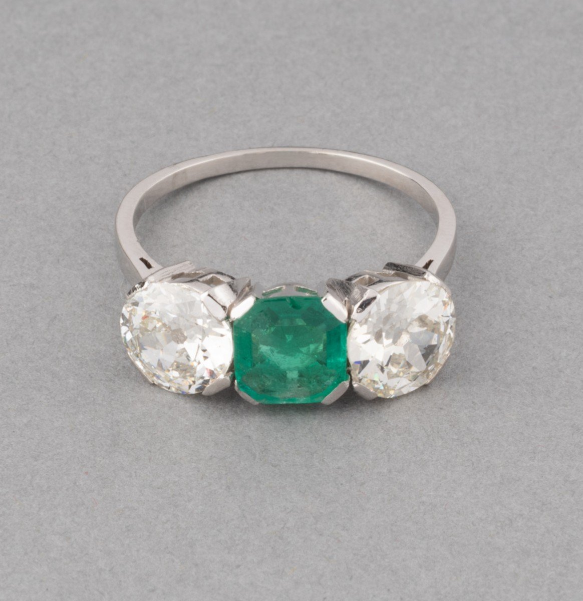 Antique French Art Deco Ring In Platinum Diamonds And Emerald