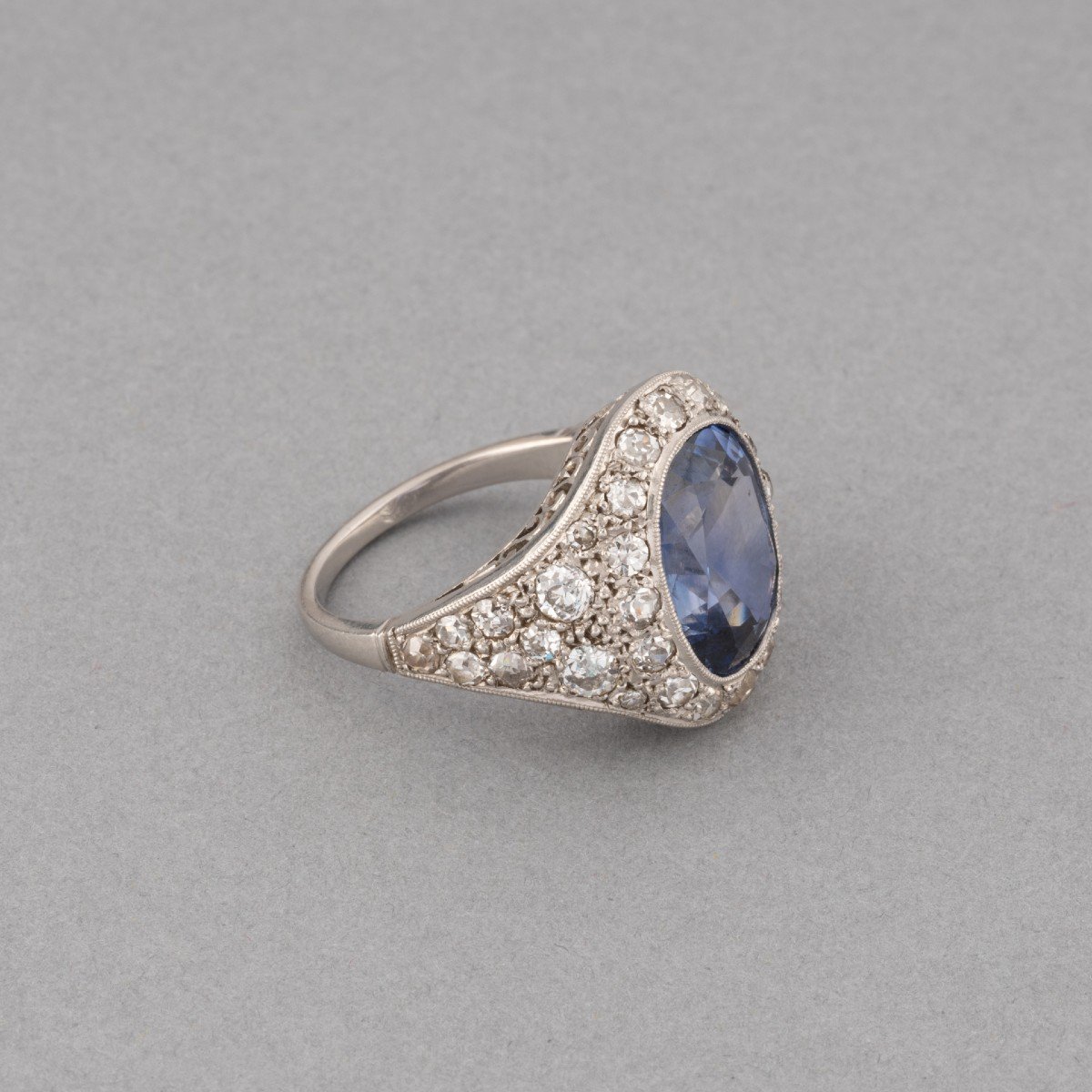 Certified French Art Deco Ring In Platinum Sapphire And Diamonds-photo-3