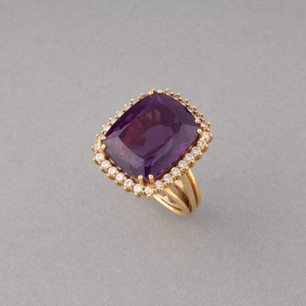 Vintage Gold Ring With Diamonds And Amethyst-photo-3