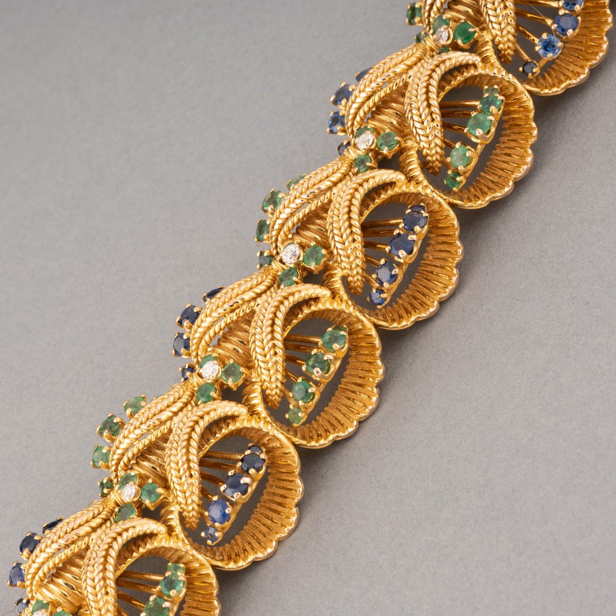 Important Vintage French Bracelet In Gold And Precious Stones-photo-1