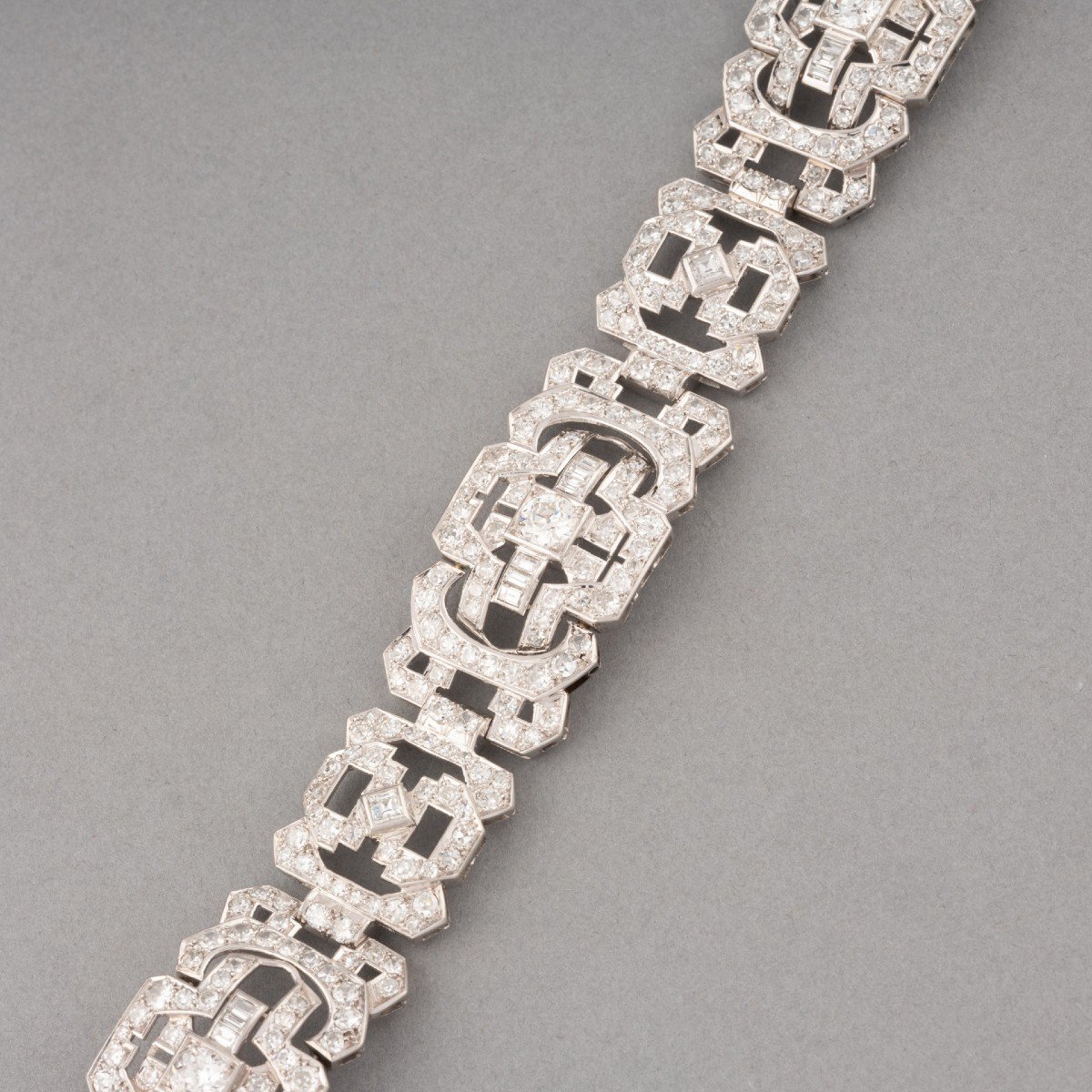 Antique French Art Deco Bracelet In Platinum And Diamonds-photo-2