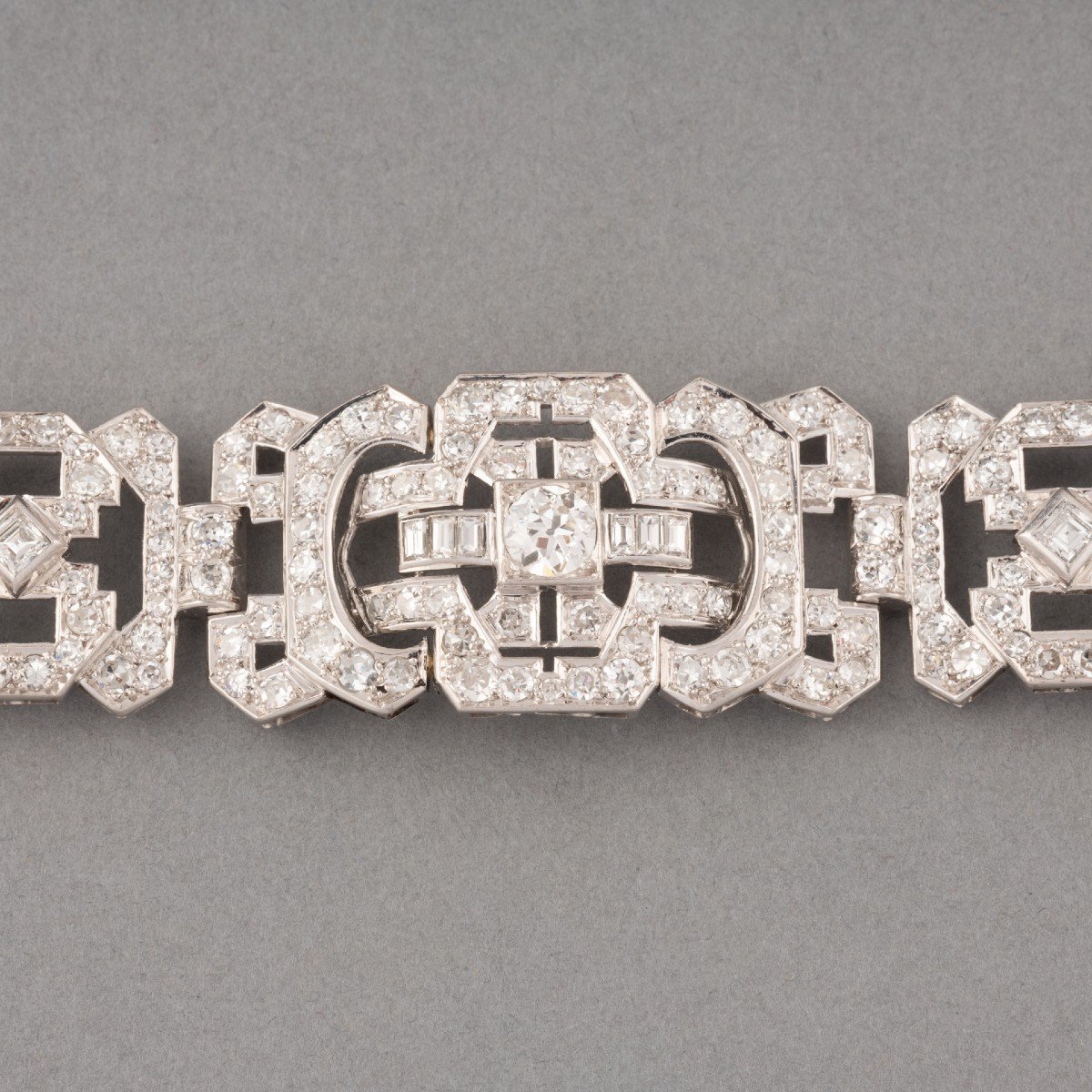 Antique French Art Deco Bracelet In Platinum And Diamonds-photo-3