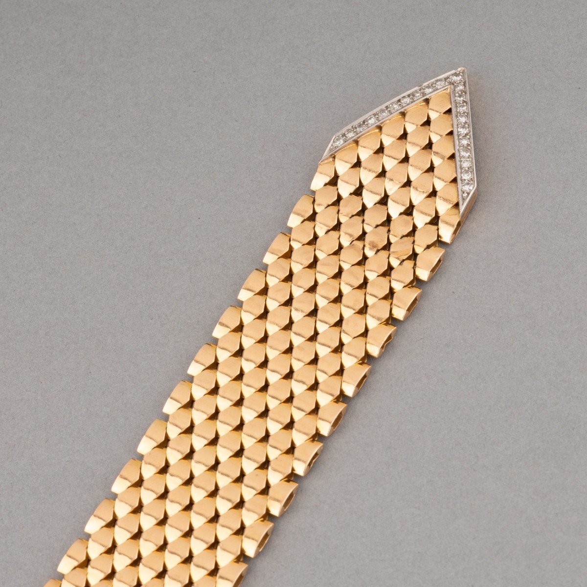 French Retro Belt Bracelet In Gold And Diamonds-photo-1