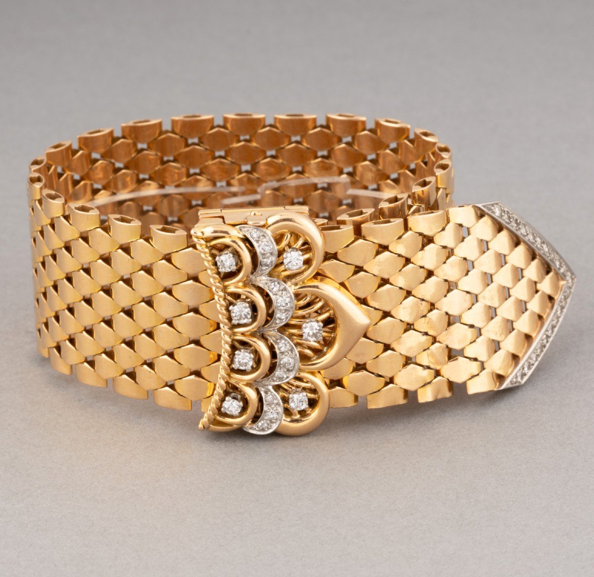 French Retro Belt Bracelet In Gold And Diamonds