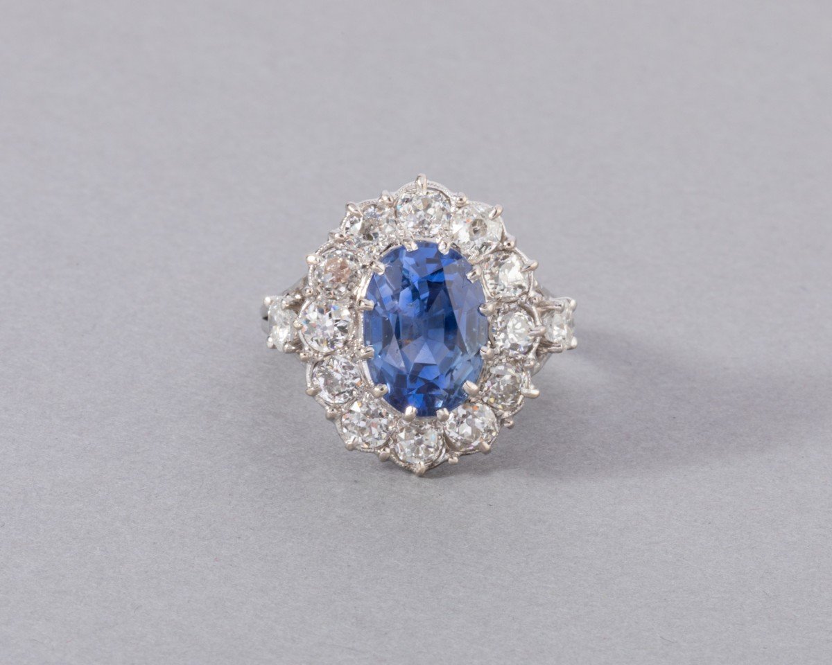 French Retro Sapphire Ring Of 6.75 Carats And Diamonds-photo-1