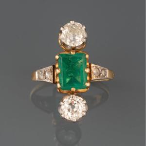 Old Ring In Gold 1.20 Carats Of Diamonds And 1.50 Carats Of Emerald