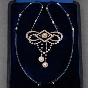 Collier Pendentif Français Belle Epoque En Or Platine Et Diamants