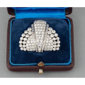 French Art Deco Clip Brooch In Platinum And Diamonds