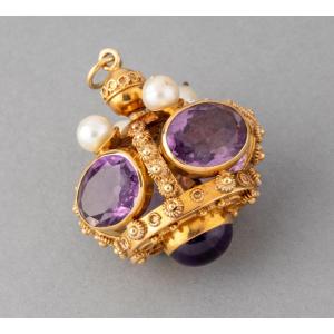 Italian Charm Pendant Circa 1960 In Gold And Amethysts