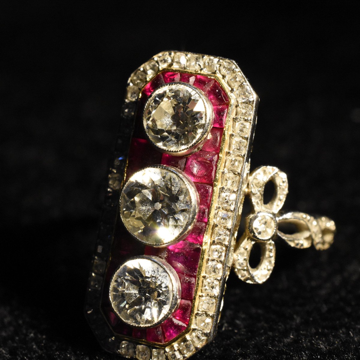 Bague Noeuds Diamants Et Rubis