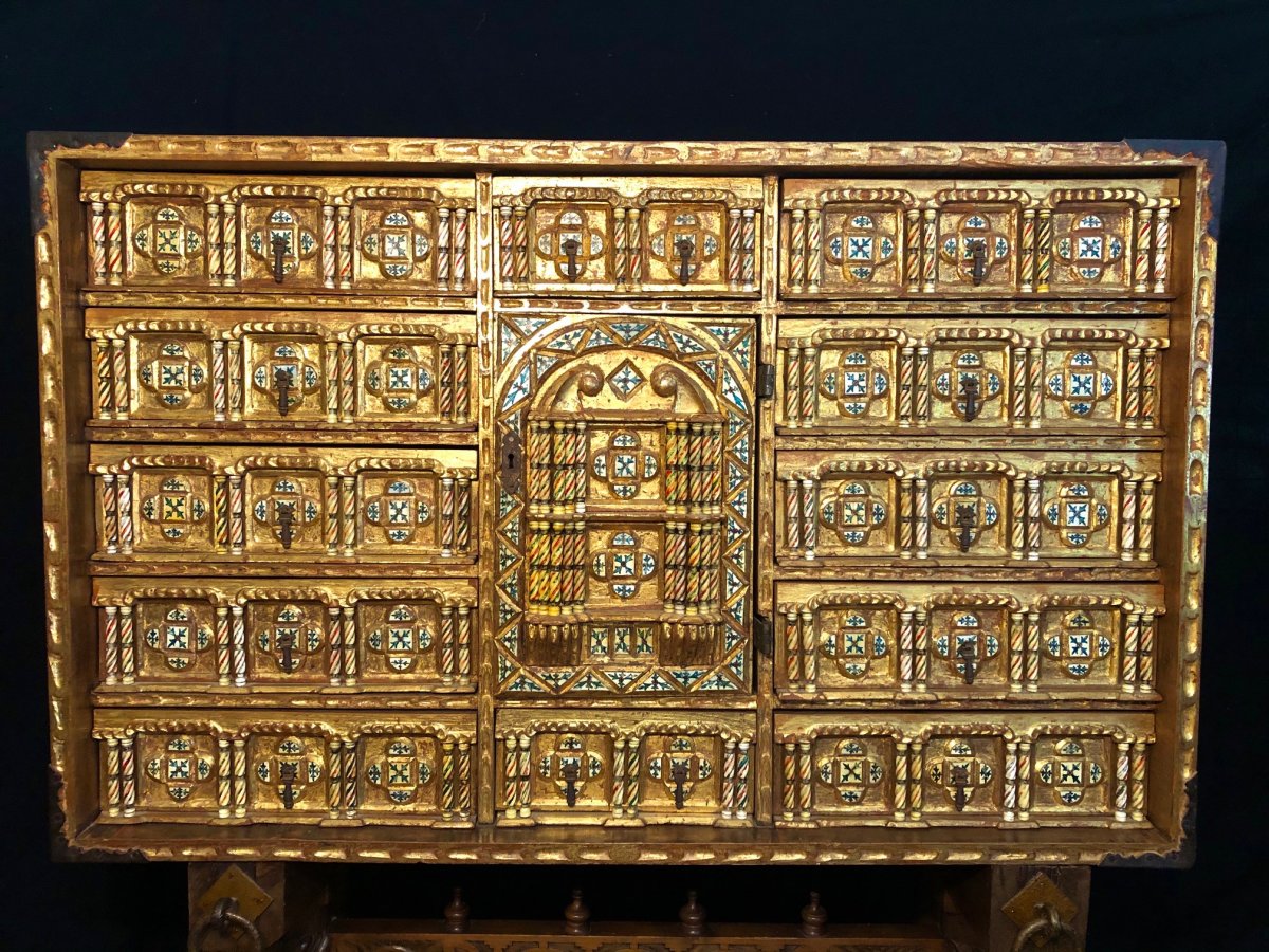 Cabinet Dit Bargueno In Walnut, With Rich Architectural Decor Of Colonttes, 18th Century Spain-photo-2