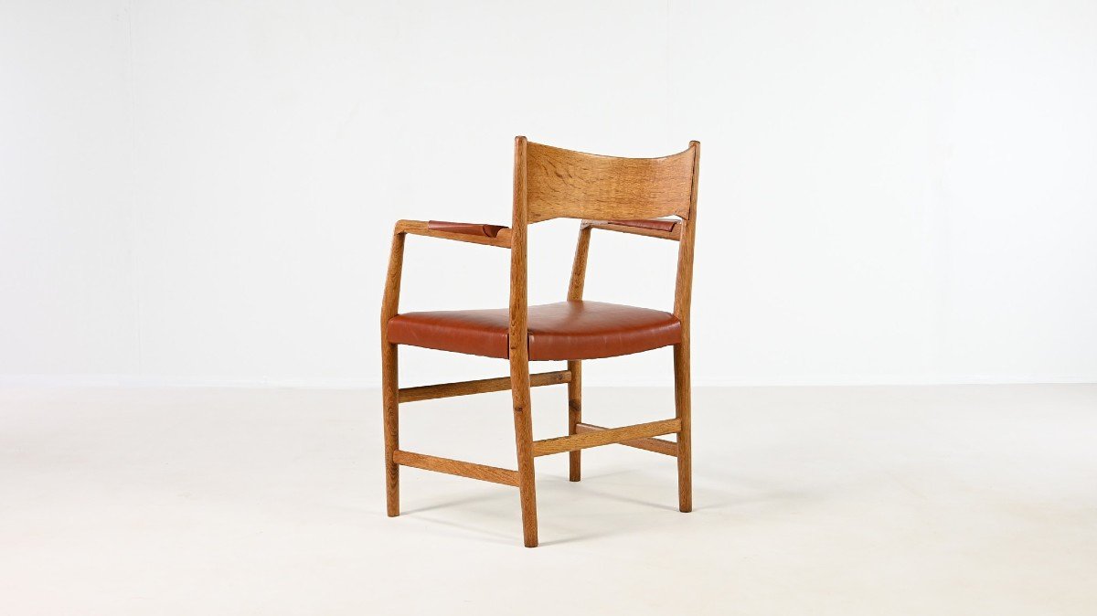 Hans J. Wegner, Town Hall Chair. Oak And Leather, Denmark, Circa 1940-photo-4