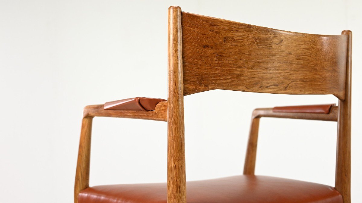 Hans J. Wegner, Town Hall Chair. Oak And Leather, Denmark, Circa 1940-photo-2