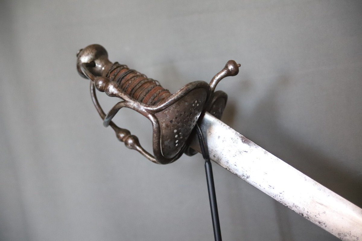  Un Beau Sabre De Cavalerie De Type Wallon - Probablement Germanique, 17ème Siècle