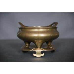 Chinese Bronze Incense Burner With Its Lotus-shaped Base - Brand Apocryphe Xuan Brand