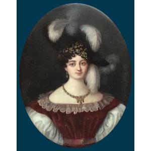 French School 19th Century "portrait Of A Woman With A Hat" Miniature, Oil On Porcelain