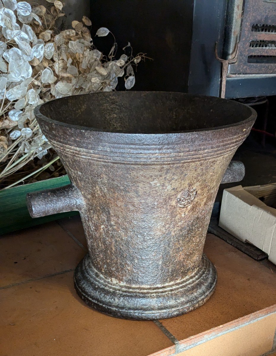 Very Large 17th Century Cast Bronze Mortar