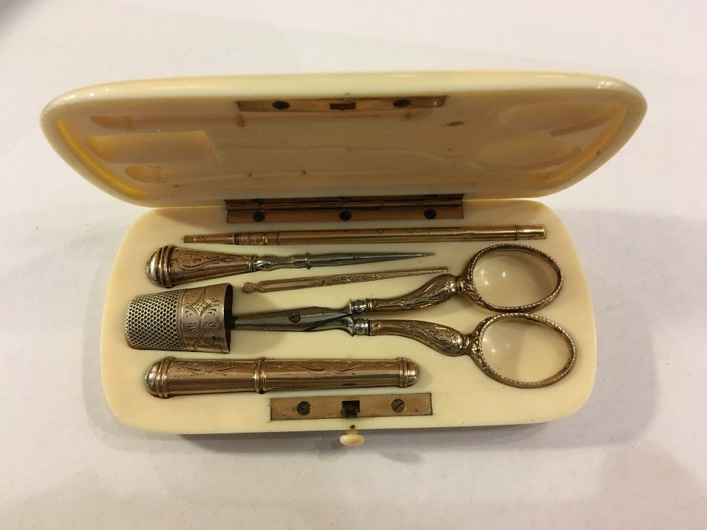 Sewing Kit From The 19th Century-photo-3