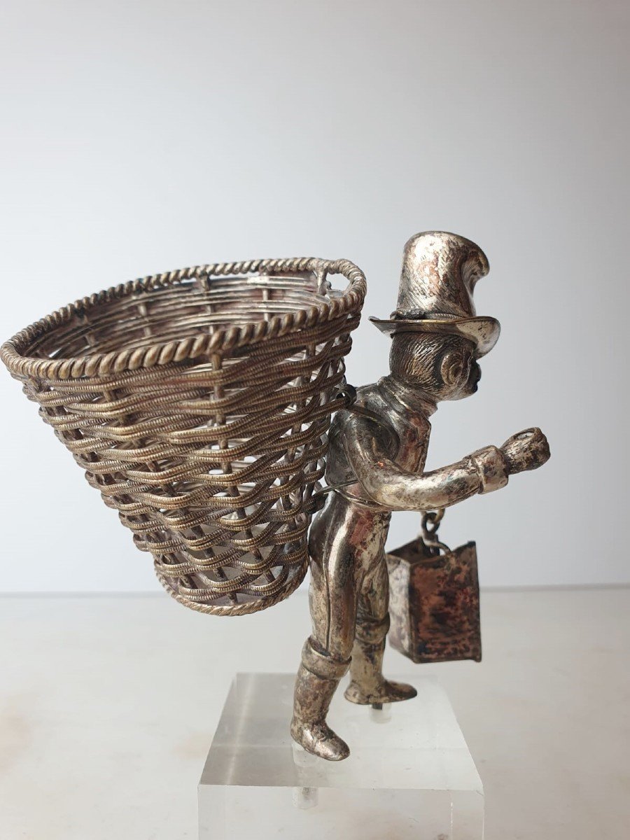 Monkey In Bronze Basket-photo-1