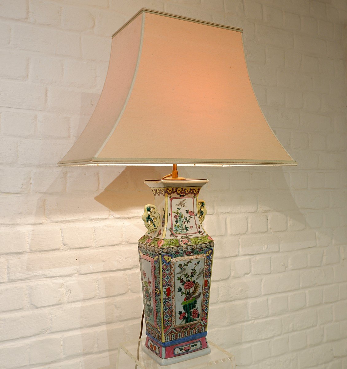 Pair Of Chinese Porcelain Lamps, Early 20th-photo-7