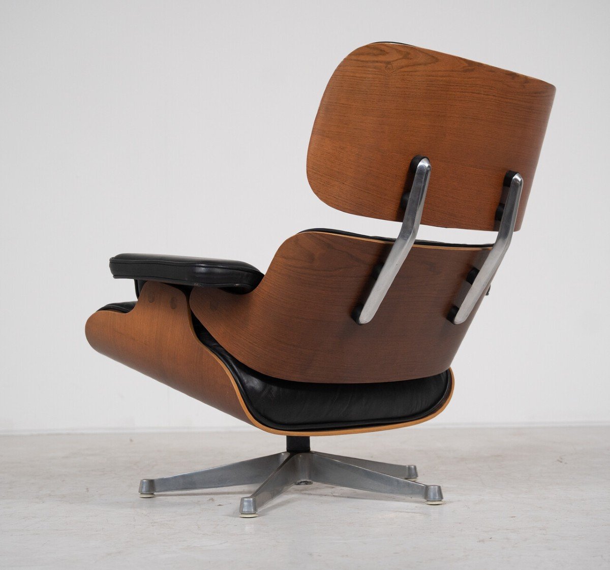 Fauteuil Et Ottoman  Par Charles Et Ray Eames-photo-7