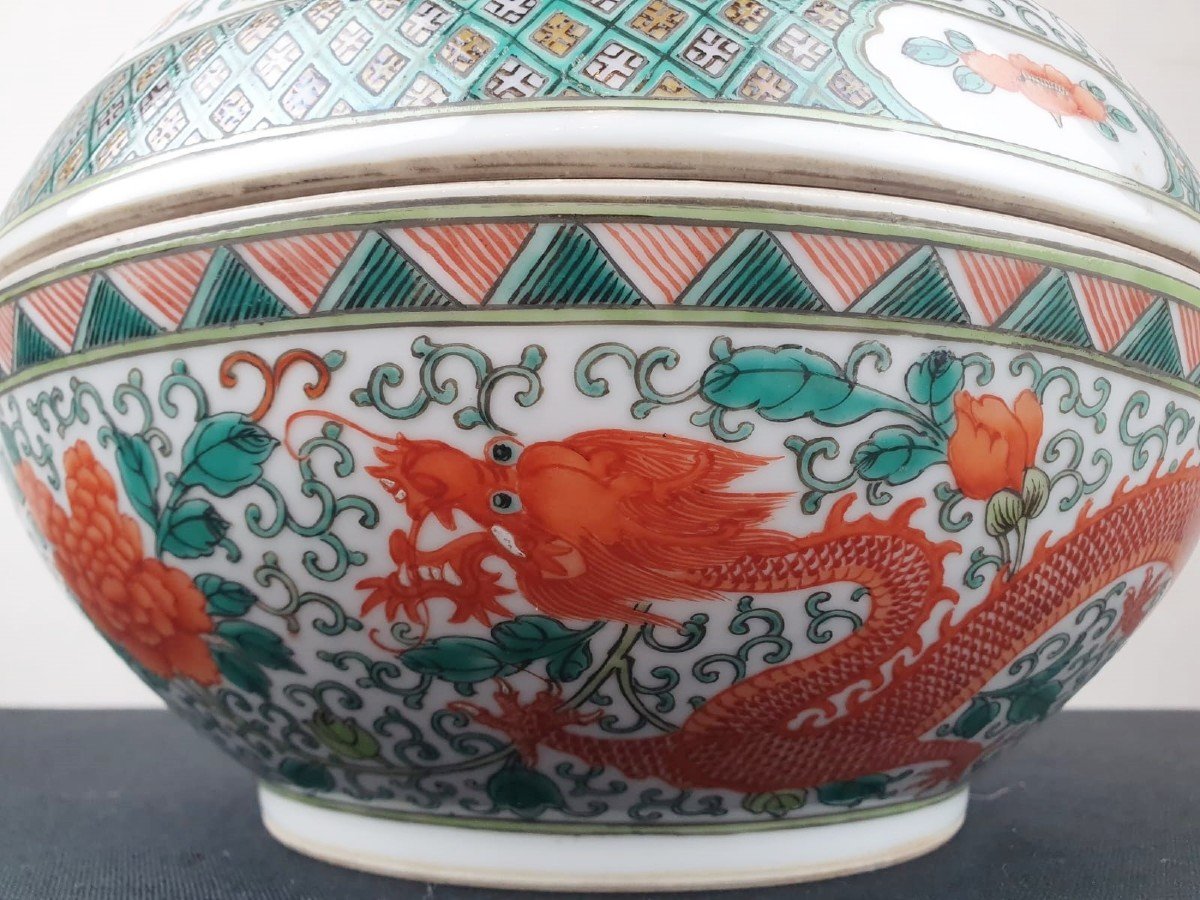 Grand Pot Couvert En Porcelaine Polychrome De Chine, Décor Aux Dragons, Début 20th-photo-5