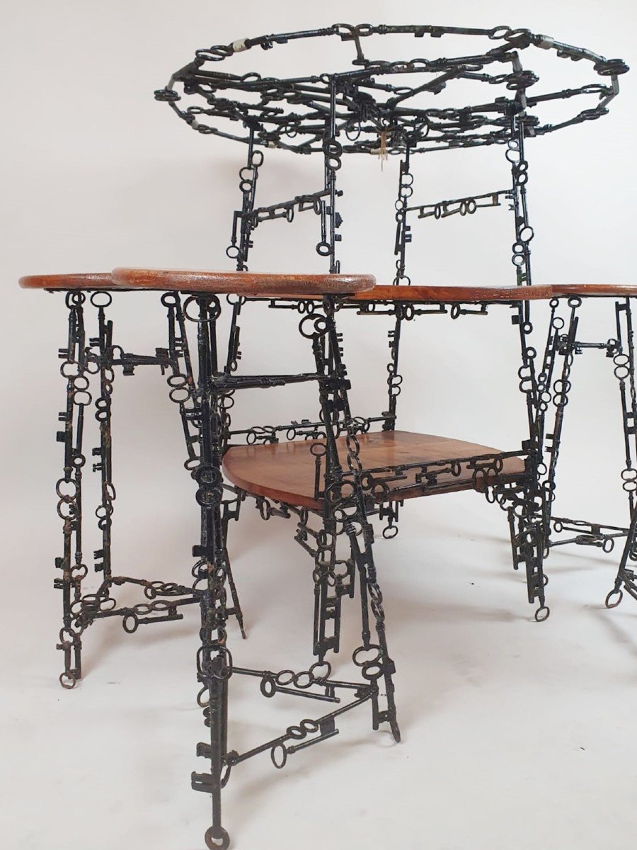 Side Table And Its 4 Stools, Set Formed By Keys Welded Together-photo-4