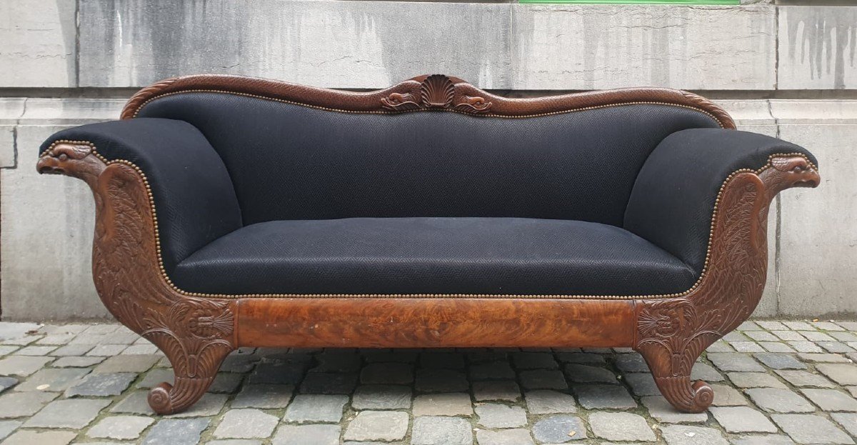 Banquette En Noyer Sculpté