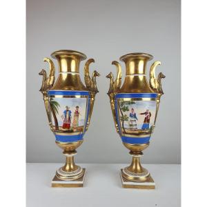 Paire De Vases Empire En Porcelaine Polychrome