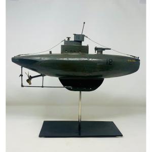 Submarine Model 