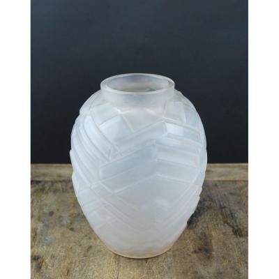 A. Hunebelle, Opalescent Vase With Herringbone Patterns