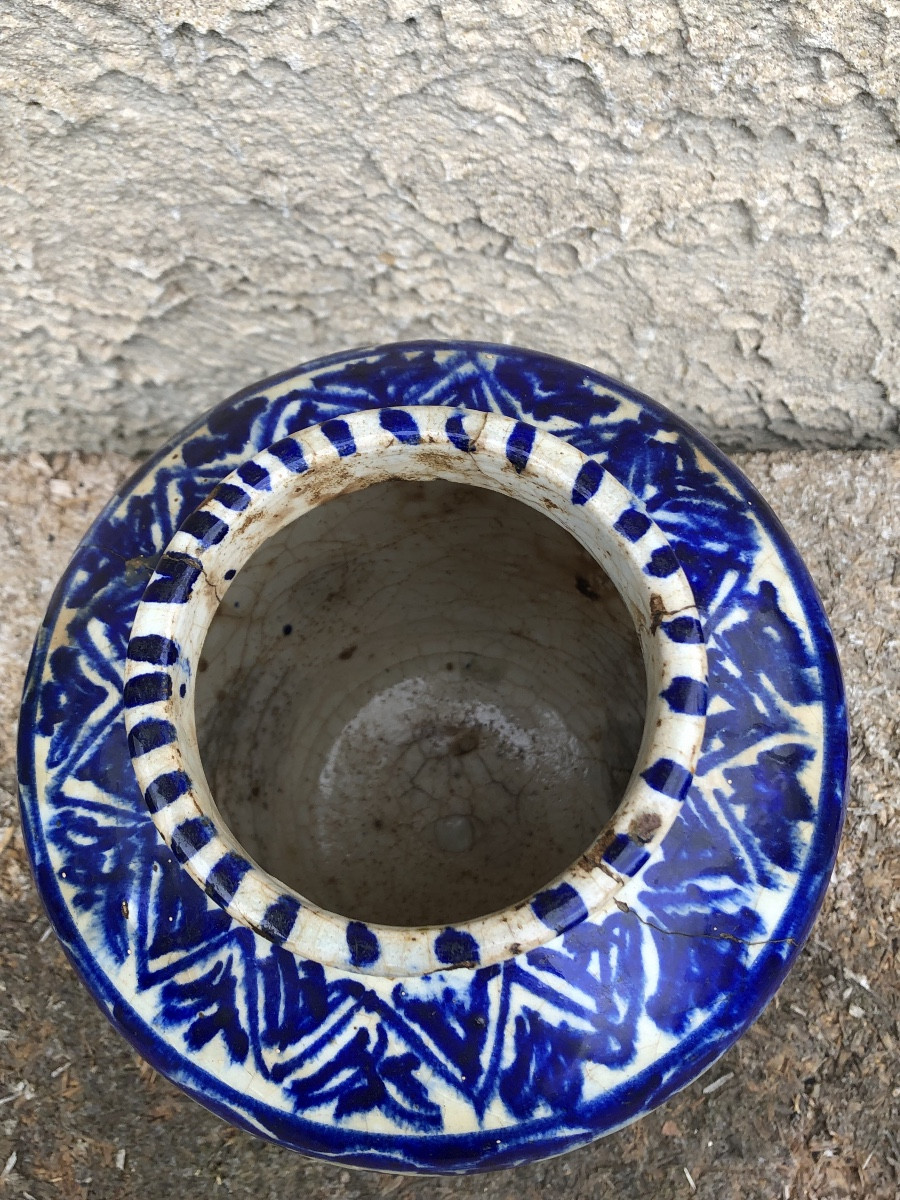 Qajar “white / Blue” Vase In Siliceous Ceramic.-photo-4