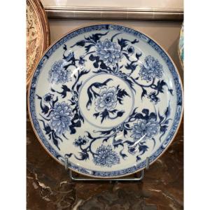 China XVIII Th Qianlong White-blue Dish