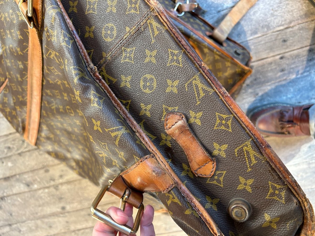 Louis Vuitton - Porte Habits Avec Cintre-photo-1