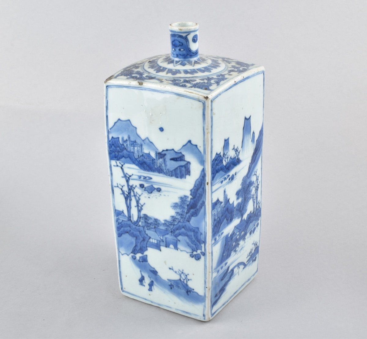 A Chinese Blue And White Bottle Vase. Transitional Period-photo-3