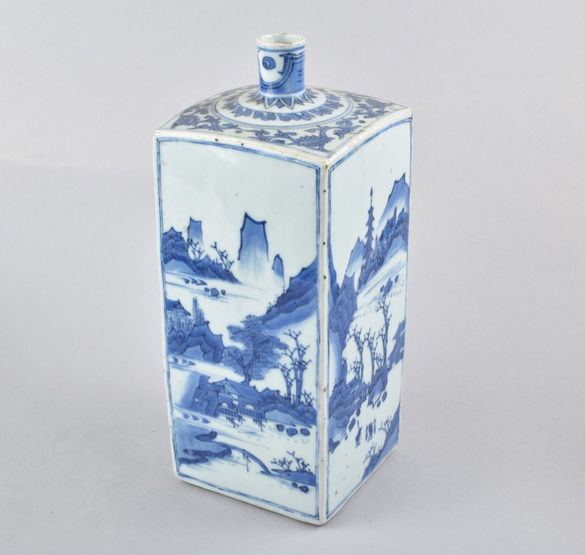 A Chinese Blue And White Bottle Vase. Transitional Period-photo-4