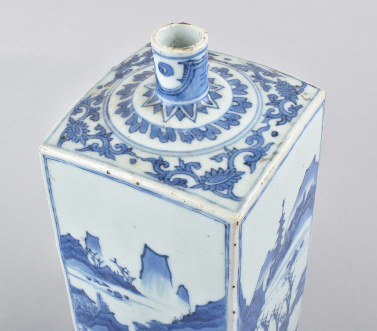 A Chinese Blue And White Bottle Vase. Transitional Period-photo-2