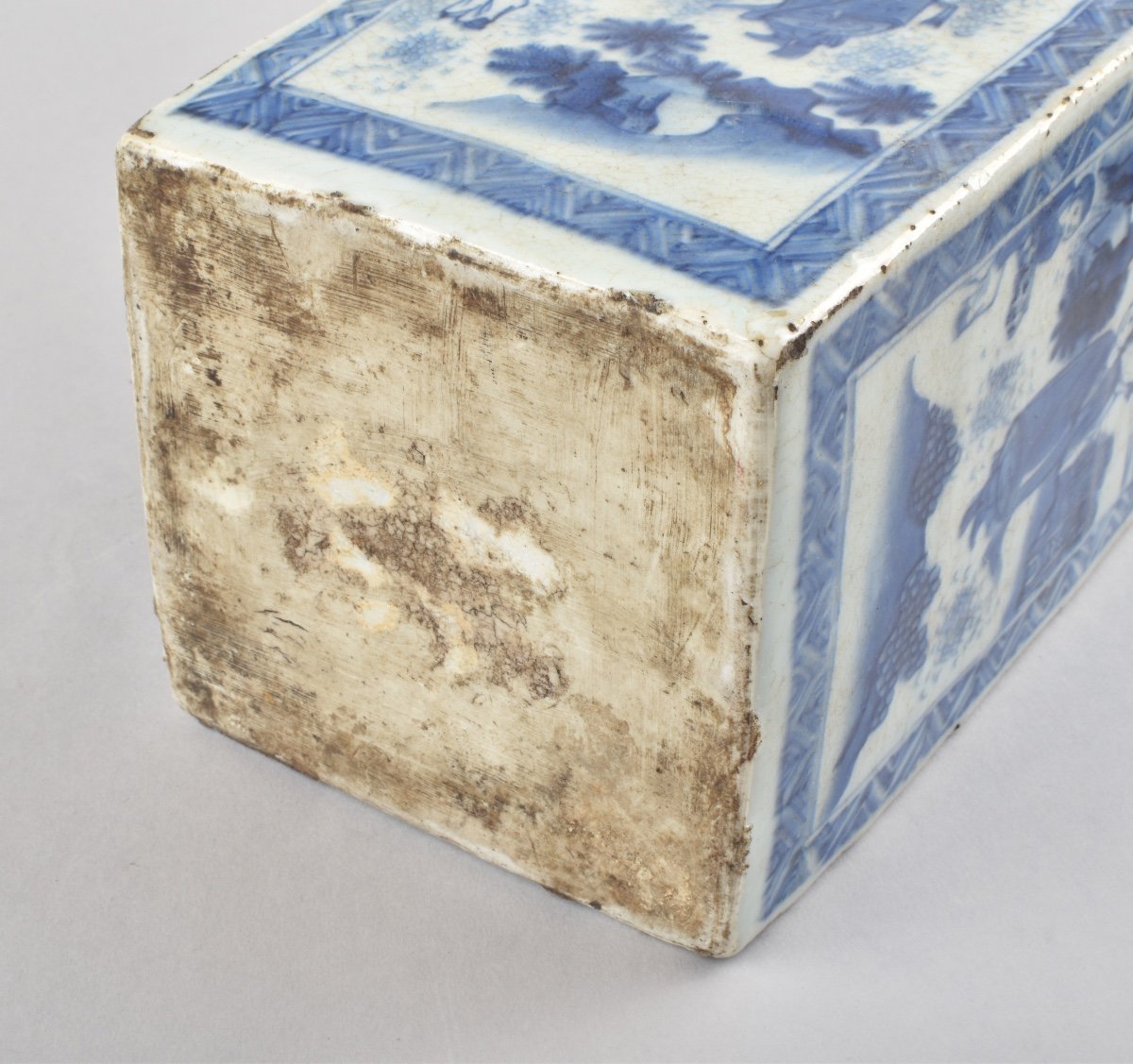 A Chinese Blue And Whiter Bottle Vase. China, Transitional Period, Circa 1630/1640-photo-2