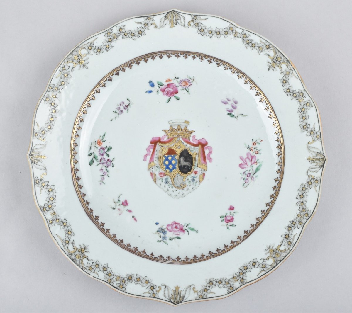 Five Chinese Armorial  Plates For The French Market ( Farçy De Cuillé).. Qianlong-photo-2