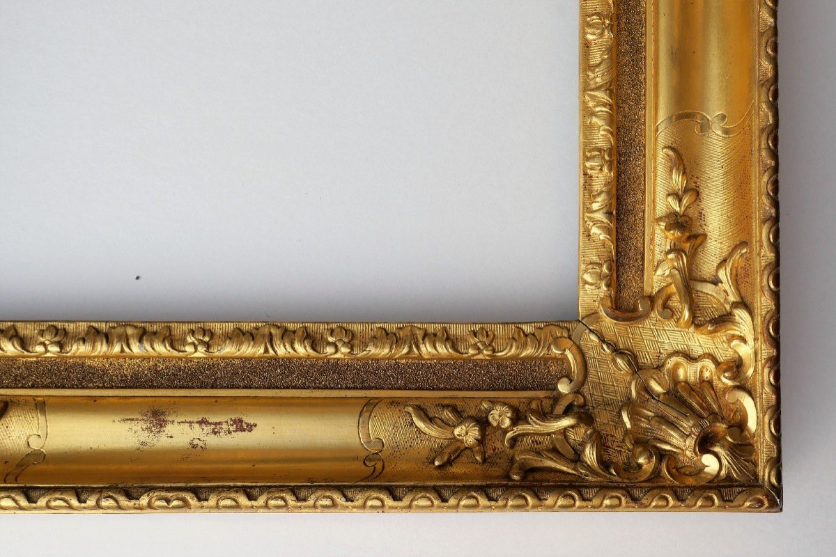 Cadre France début XVIIIe, bois sculpté et doré, circa 1720-photo-1