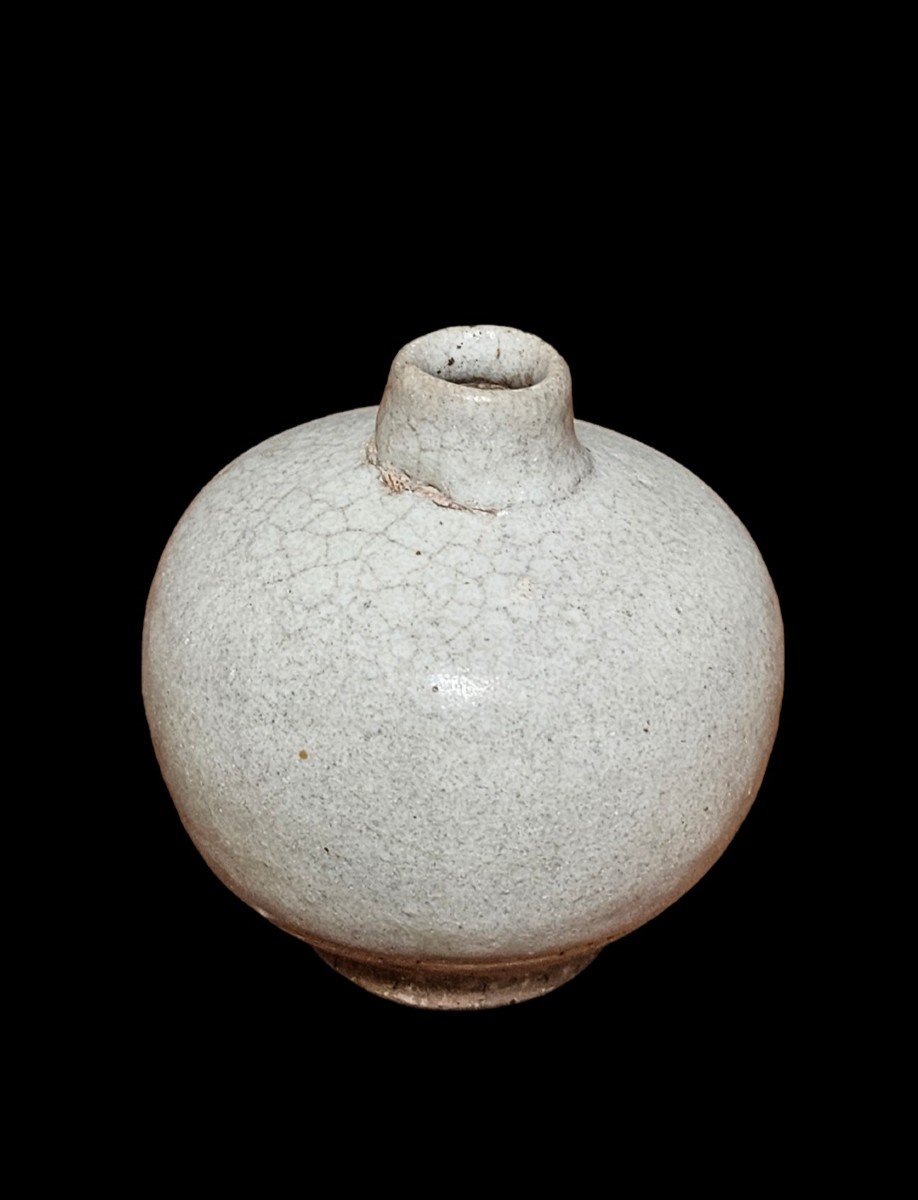 Pot En Grès Blanc , Longquan, Chine, époque Ming  (1368 - 1644)-photo-2