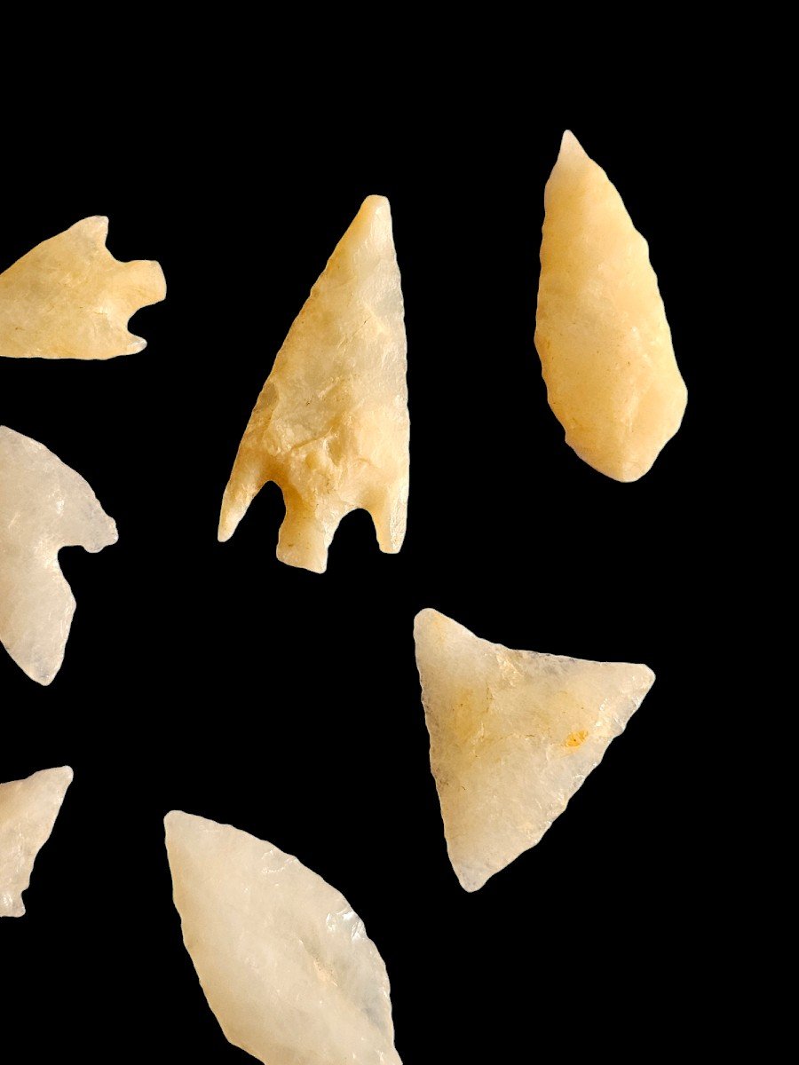 Seven White Quartz Arrowheads - Cochise Culture Arizona 1000 Bc-photo-1