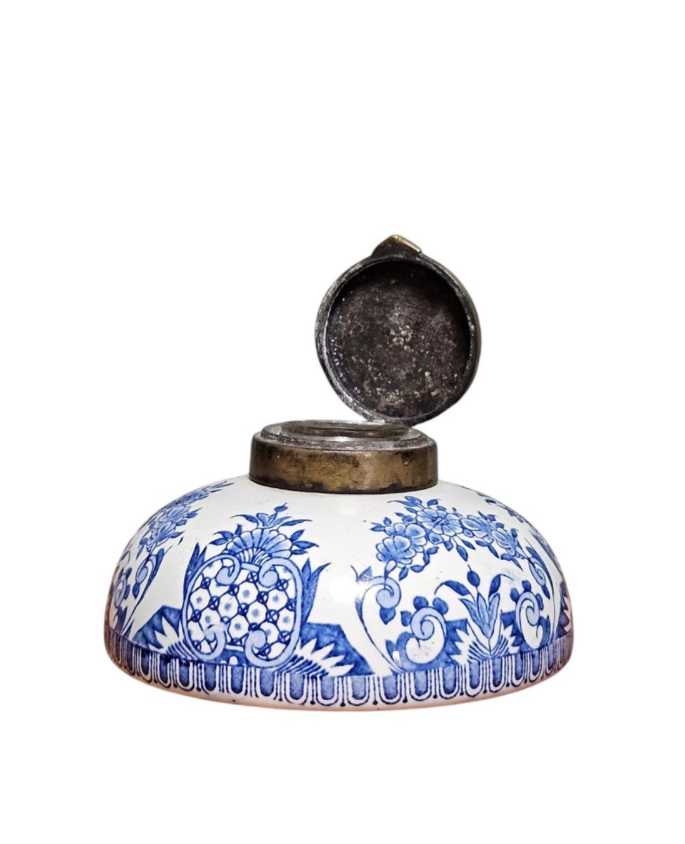 Inkwell In Earthenware With Blue And White Floral Decoration, Brass Frame, Late 19th Century-photo-3