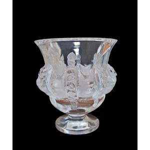 Bird Vase Model "dampierre" Lalique France